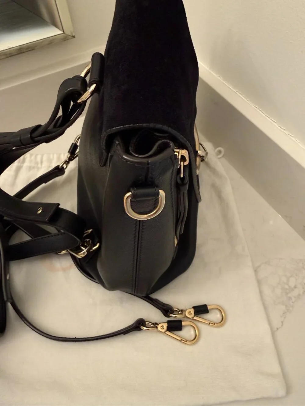 Chloé – Faye Backpack in Black (Leather & Suede) - Picture 4 of 7